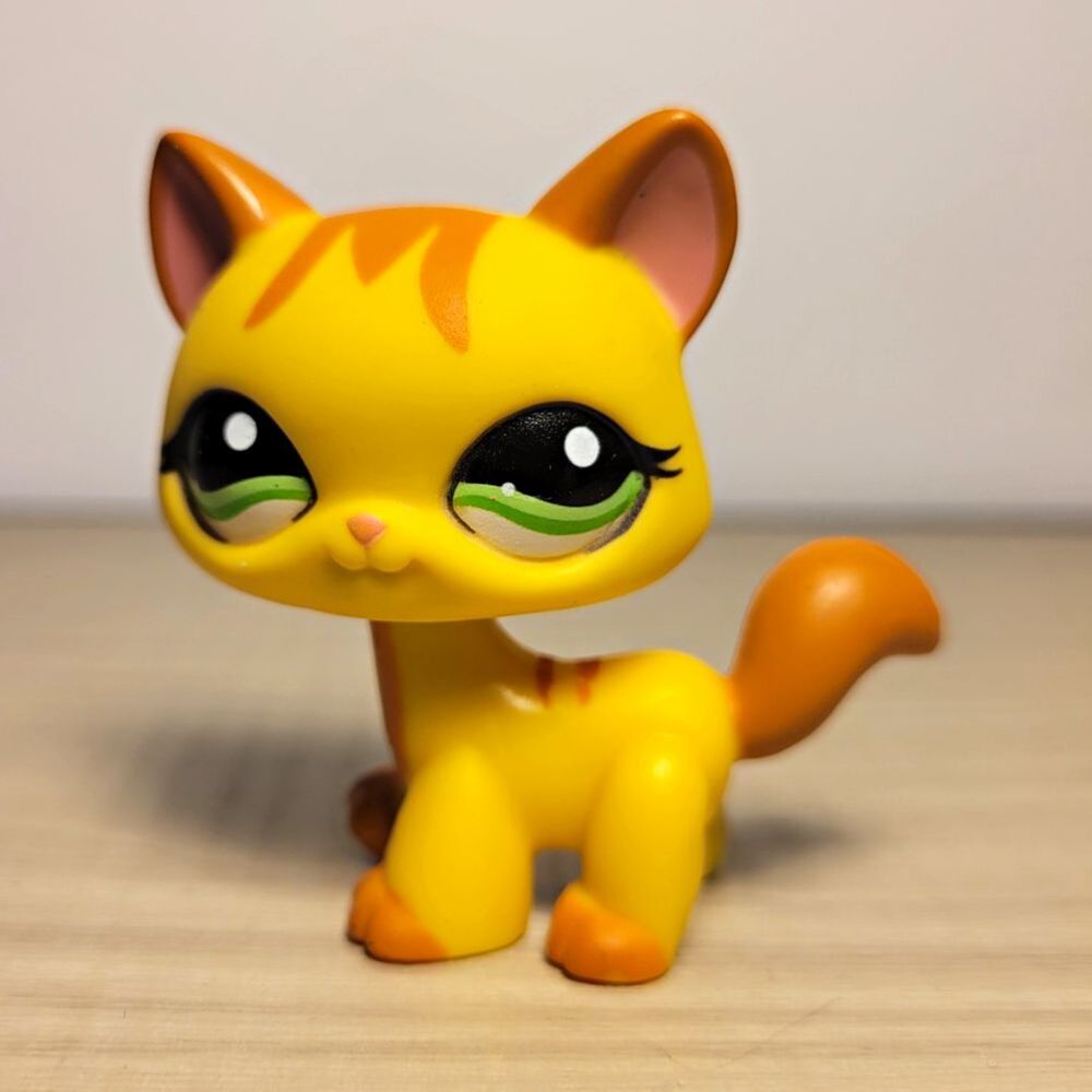 LPS Littlest Pet Shop Yellow Orange Cat Figure Kitty Green Eyes 1137 Stripe